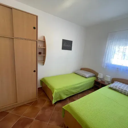 Apartment Croliday 802 Vir